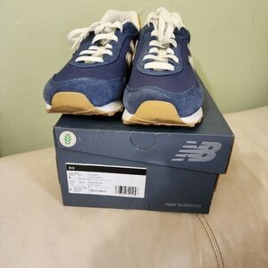 New Balance Women's WL515VC3 Size 9 sneakers.  Blue
